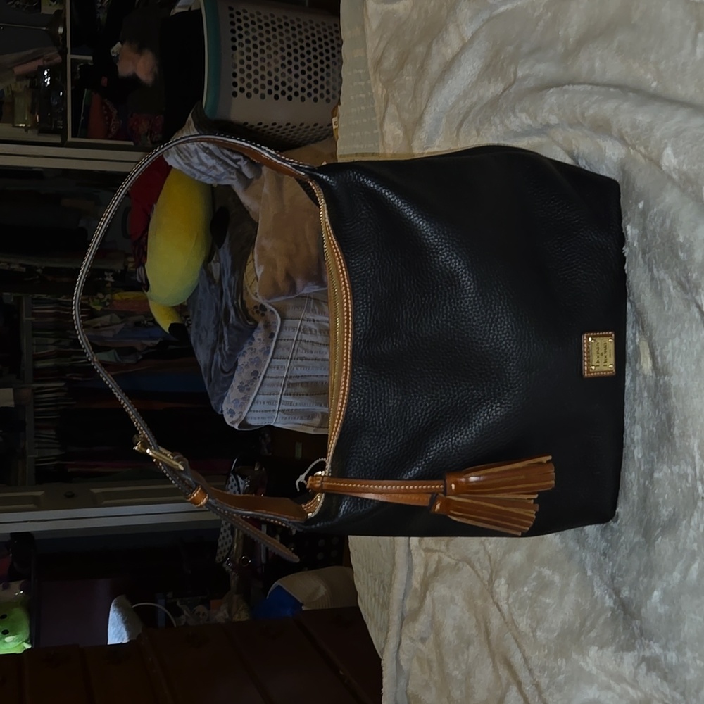 Dooney and Bourke black pebbled leather shoulder / Crossbody Bag NWOT